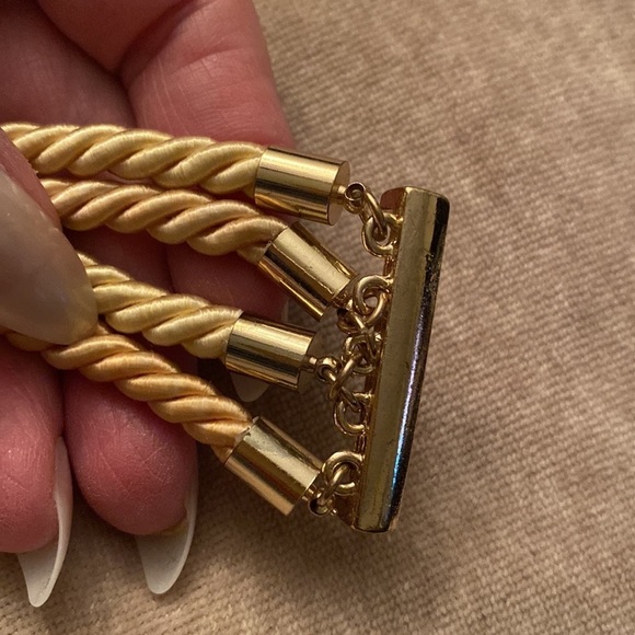 ✅Unique twisted rope bracelet in gold plated finish. Clasp is  magnetic. 💛 - Picture 4 of 5